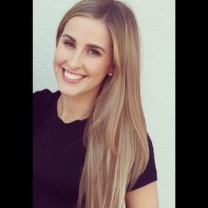 Meet your Posher, Lauren